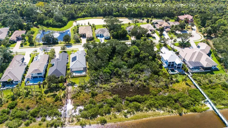 62 N Riverwalk Dr, FL