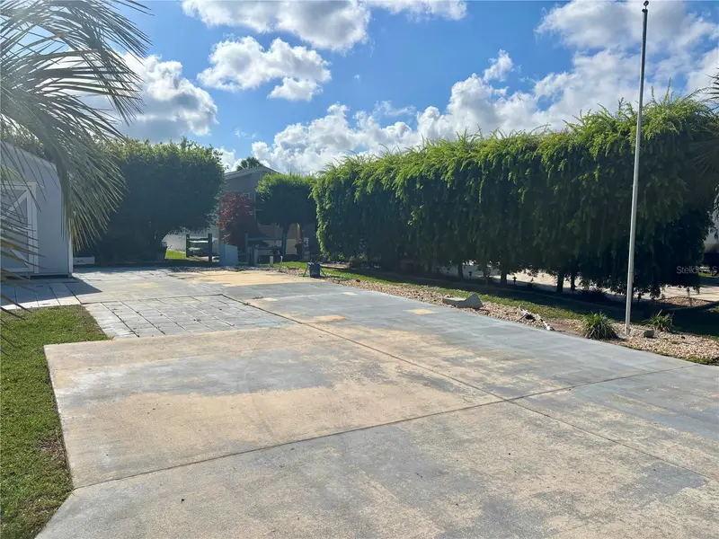 3273 Ne 102nd Avenue Rd, FL