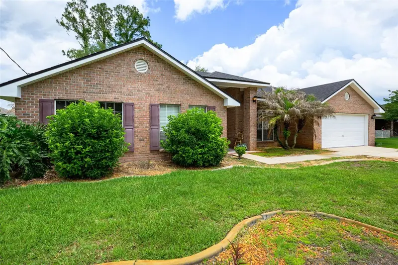 11 Riddle Dr, FL
