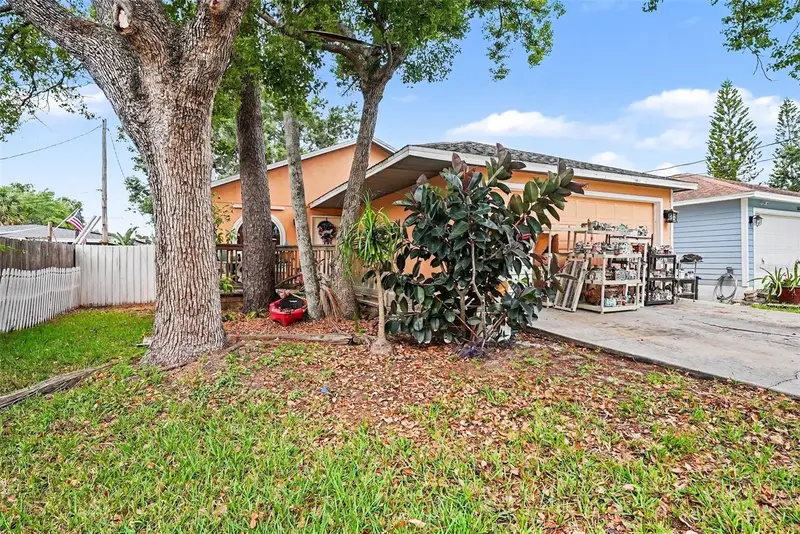 5560 76th Ave N, FL