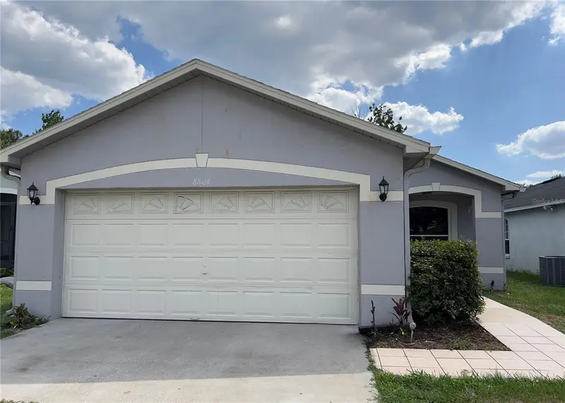 8824 Valencia Oaks Ct, FL