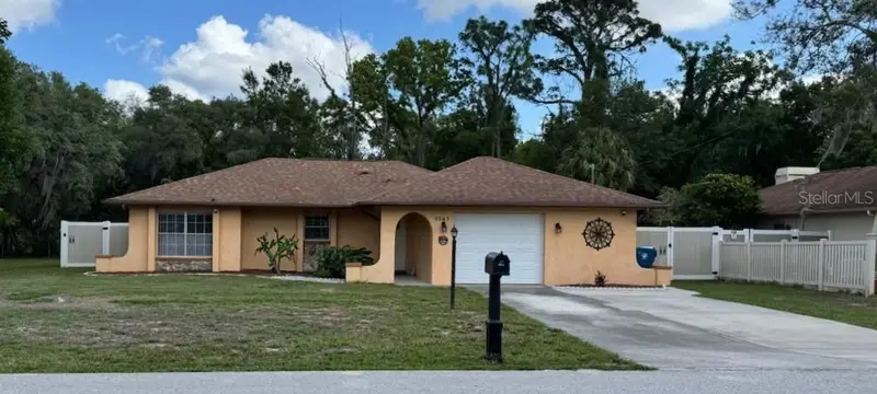 9343 Belvedere St, FL