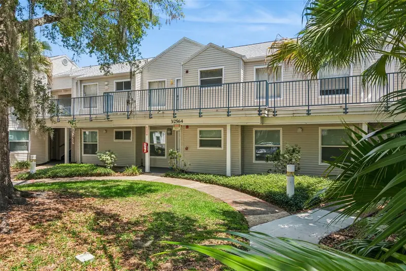 2564 Woodgate Blvd #204, FL