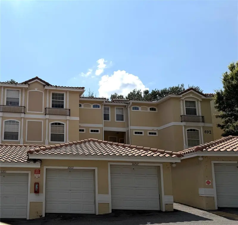 692 Seabrook Ct #102, FL