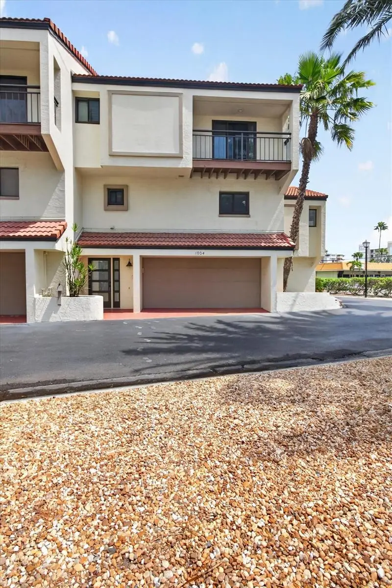 240 Windward Psge #1004, FL
