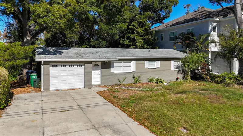 4513 W Gray St, FL