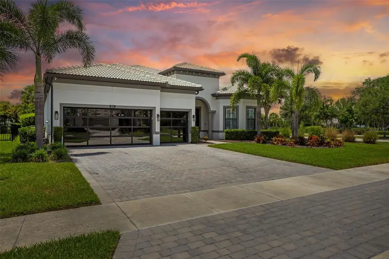 825 Seascape Pl, FL