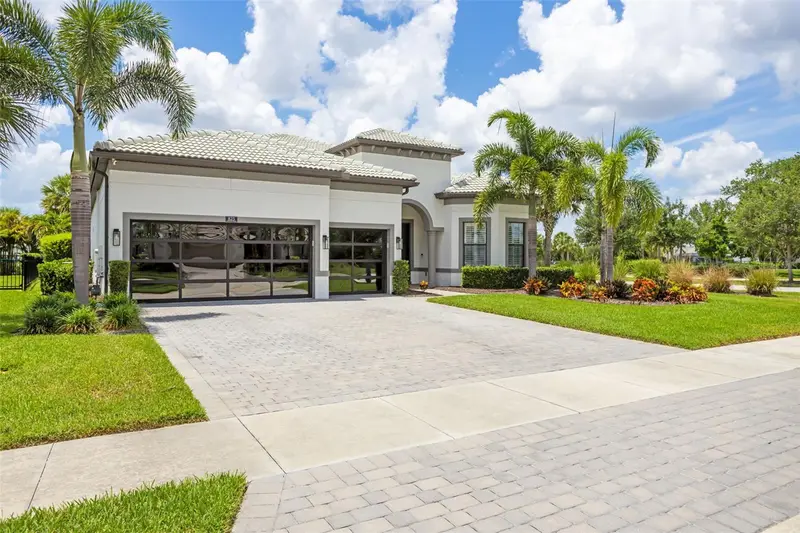825 Seascape Pl, FL