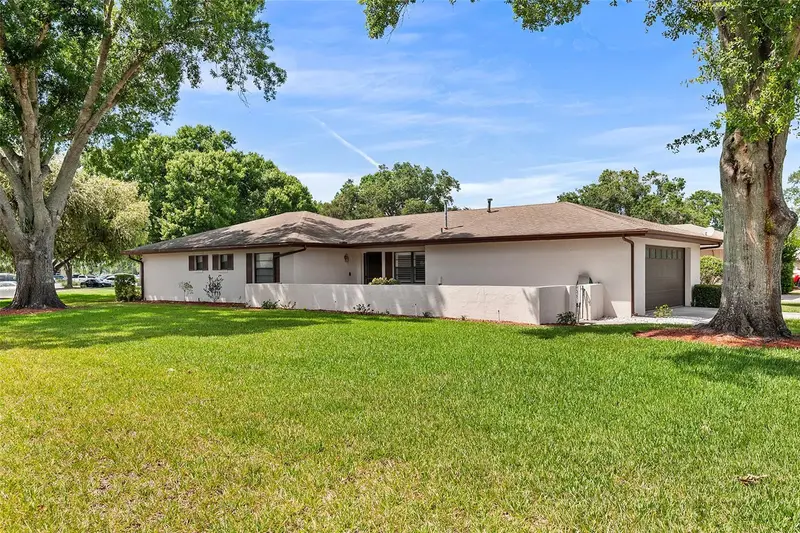 634 Wexford Ct, FL