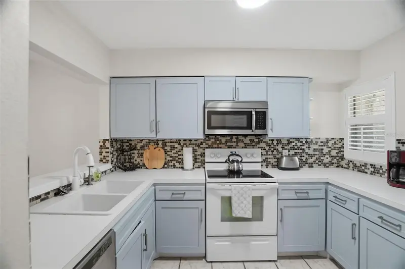 5557 Sea Forest Dr #215, FL