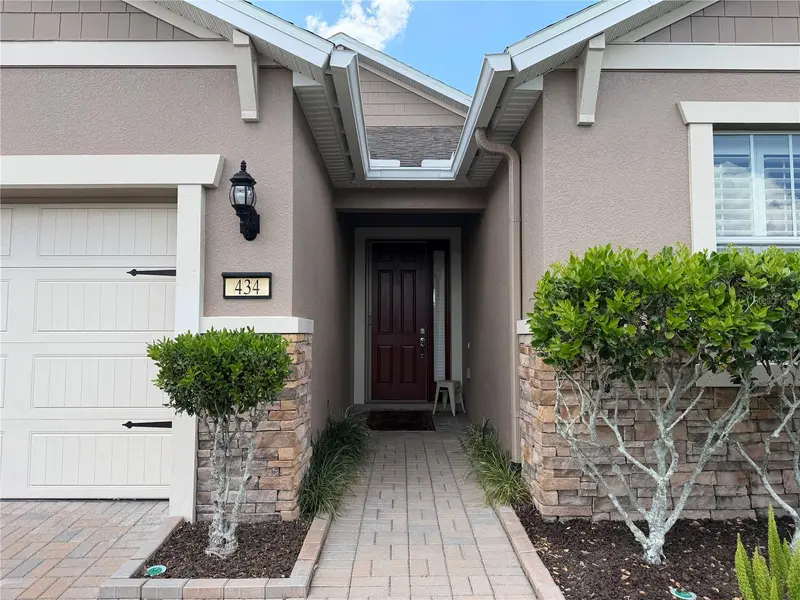 434 Armada Ln, FL
