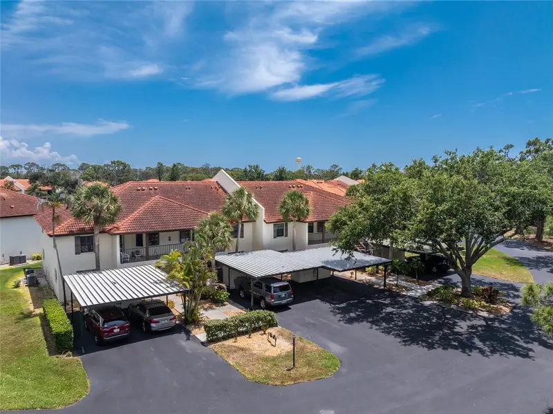 511 Pine Hollow Cir #511, FL