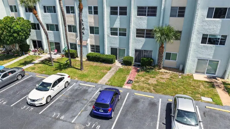 801 83rd Ave N #118, FL
