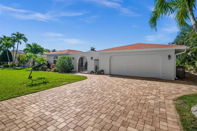 1432 Venetian Ct, FL