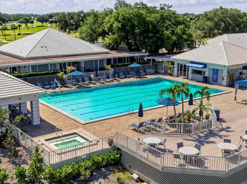 835 Wexford Blvd #301, FL