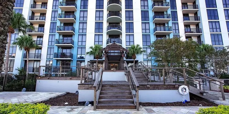55-1 W Church St, FL