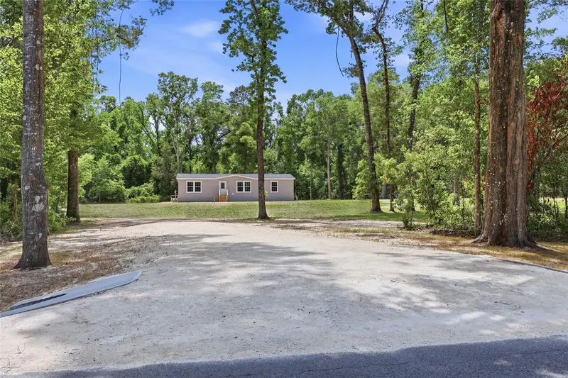 672 Sw Newark Dr, FL