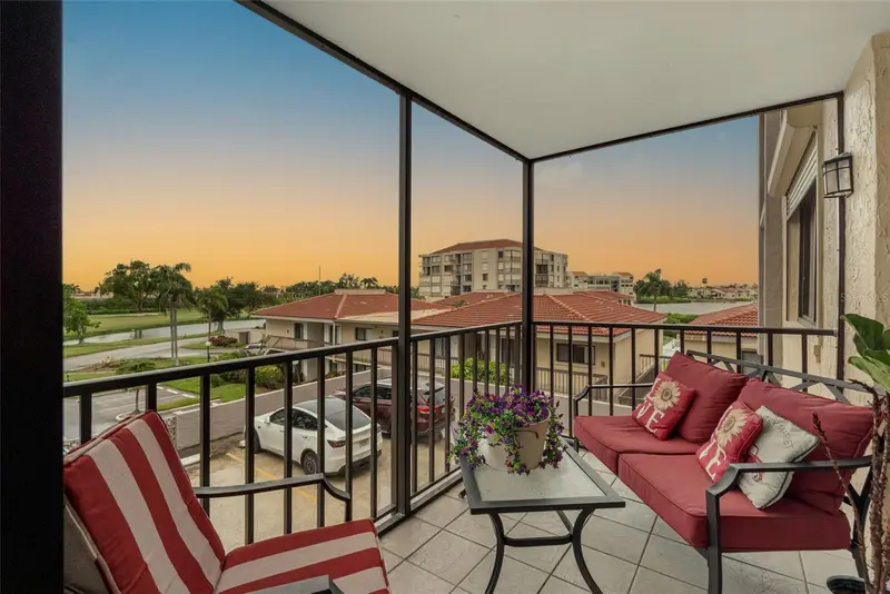 6158 Palma Del Mar Blvd S #305, FL
