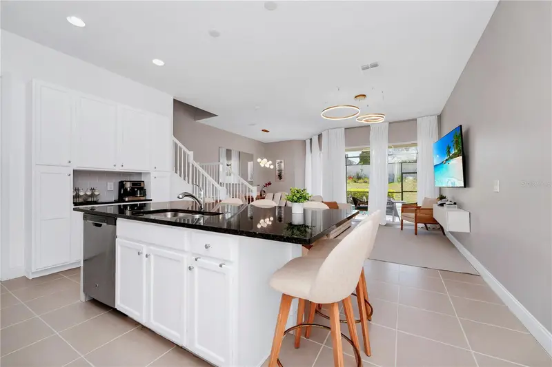 302 Captiva Dr, FL