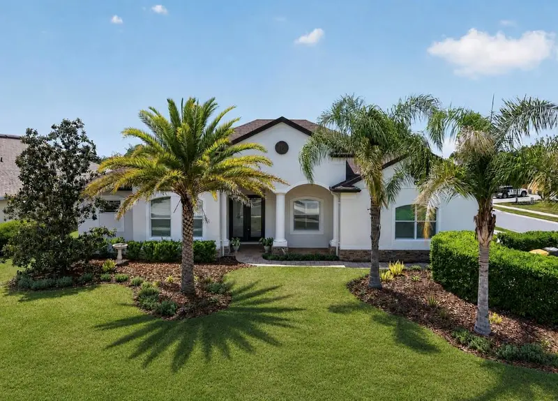 Lakes of Mount Dora listing