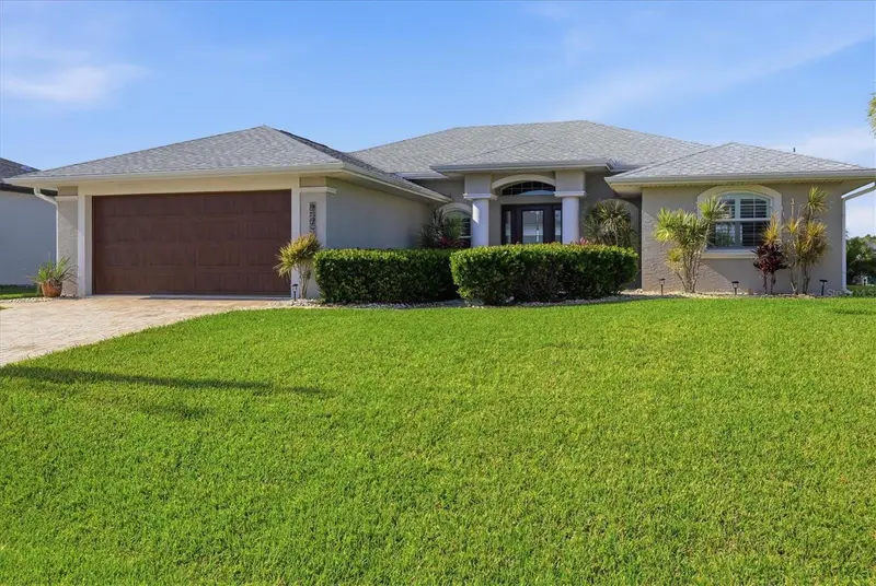 15738 Applewhite Cir, FL