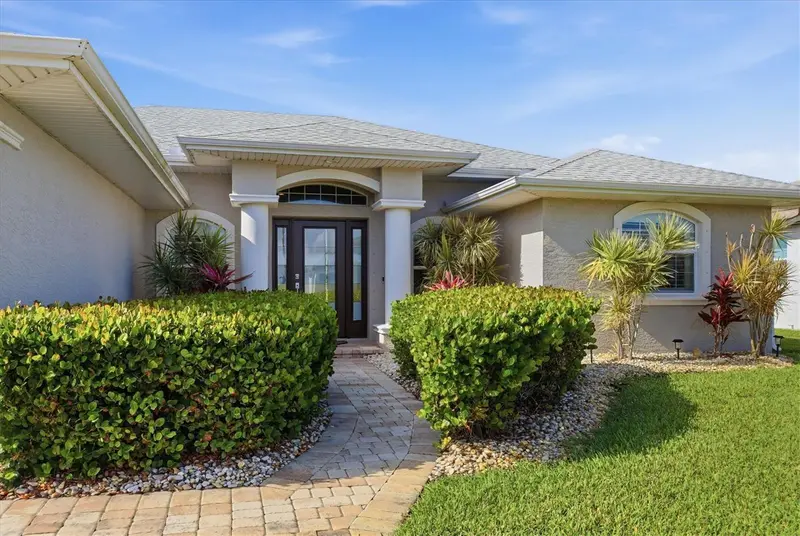 15738 Applewhite Cir, FL