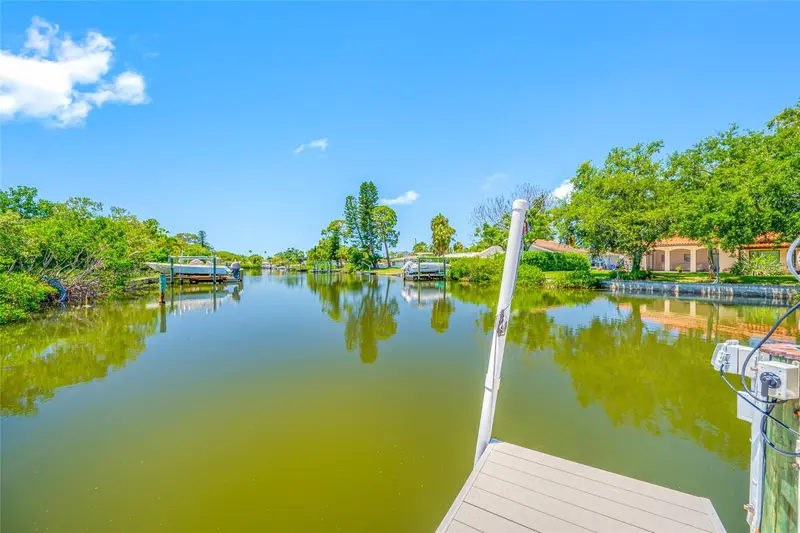 5000 Venetian Blvd Ne, FL