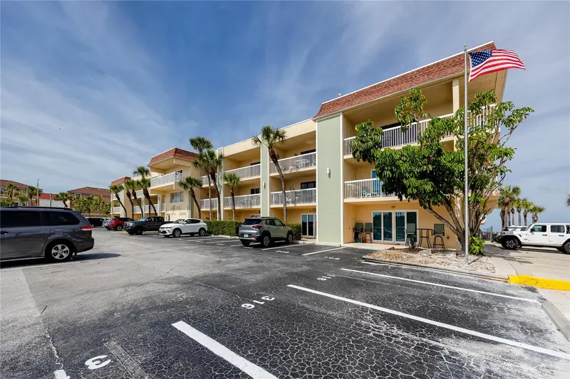 50 Gulf Blvd #108, FL