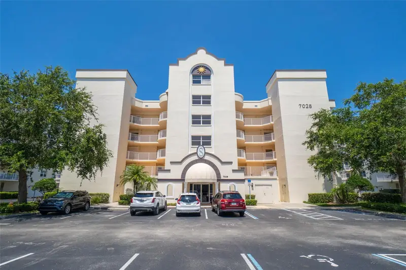 7028 Sevilla Ct #202, FL