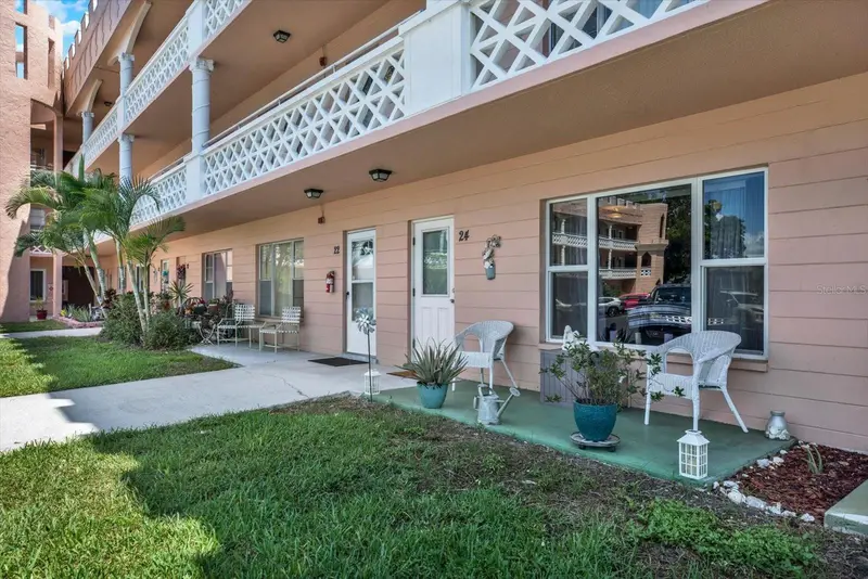 2458 Columbia Dr #24, FL