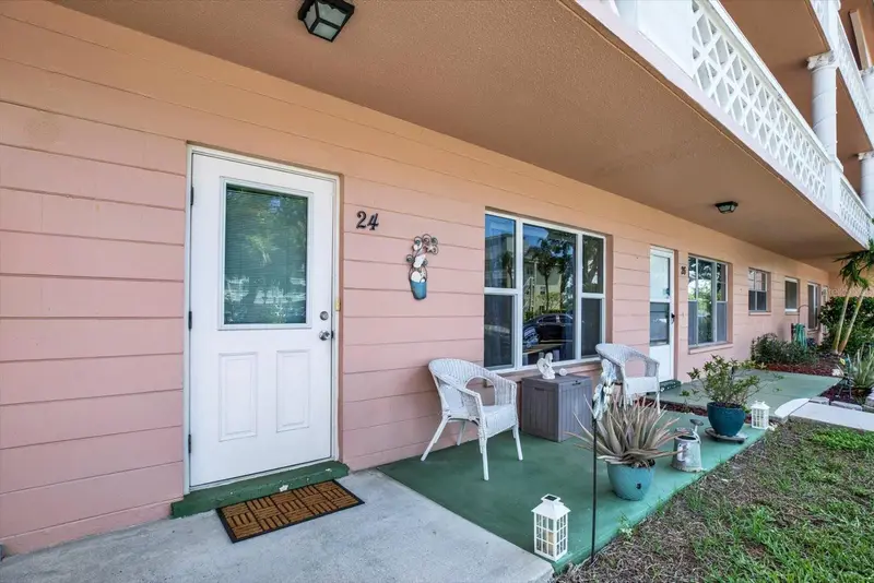 2458 Columbia Dr #24, FL