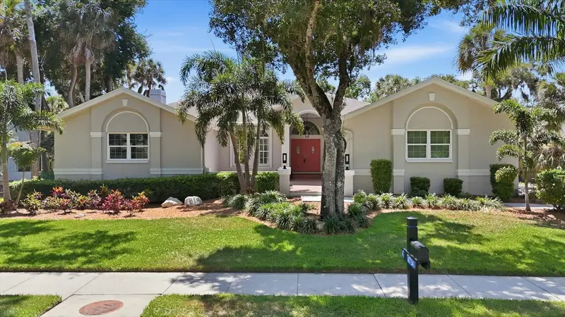 4734 E Trails Dr, FL