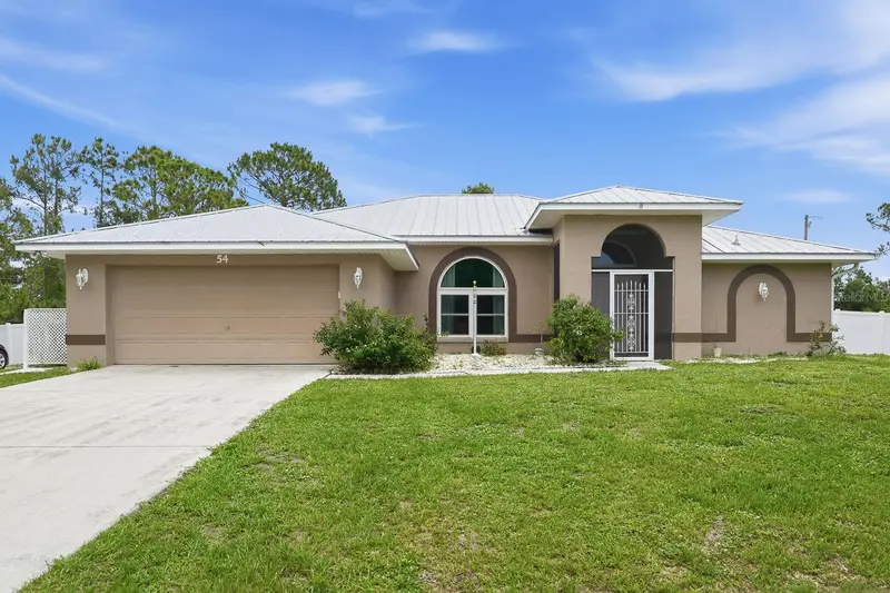54 Triangle St, FL