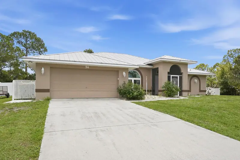 54 Triangle St, FL