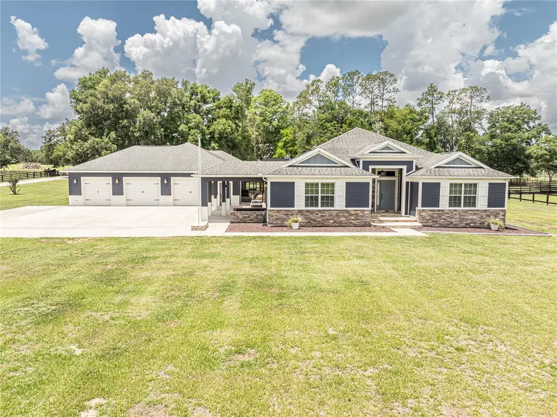 2057 E C 462, FL