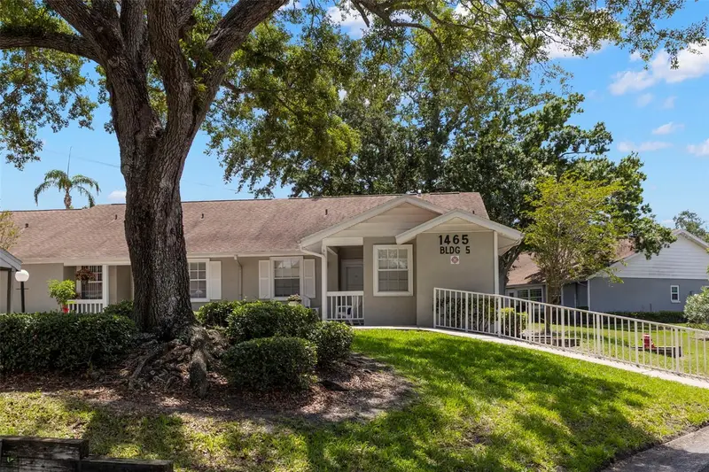 1465 Oak Hill Dr #104, FL