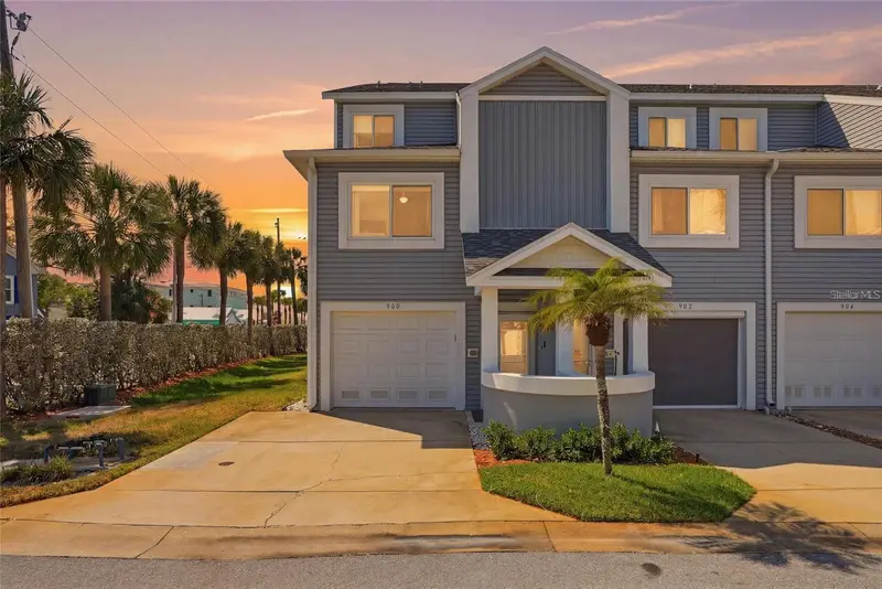 900 Harbour House Dr, FL