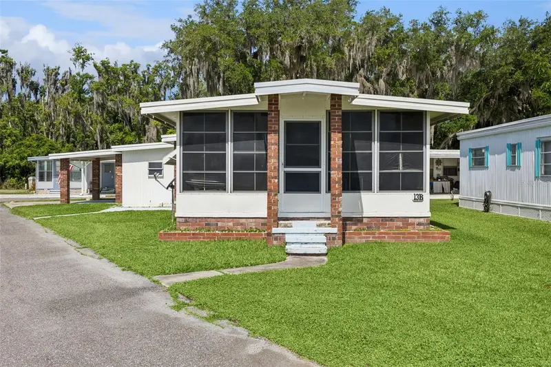13 Cocos Plumosa Dr #B, FL