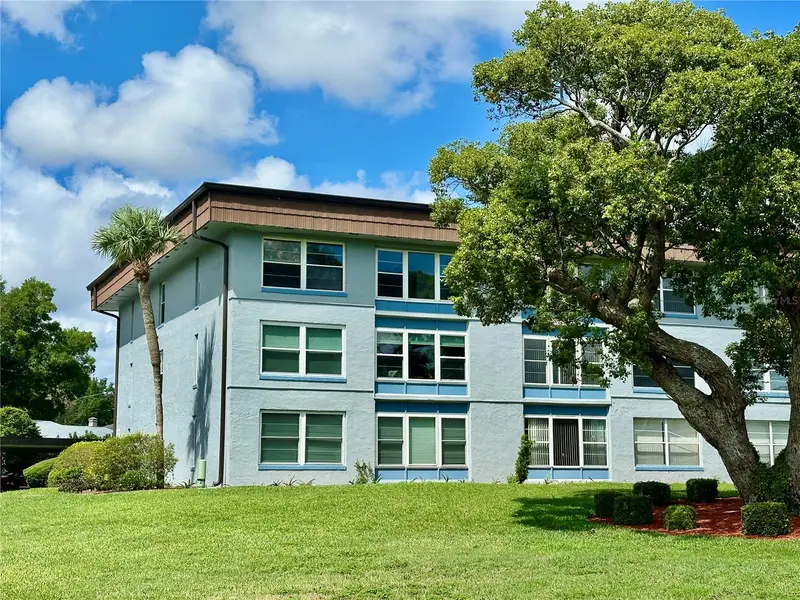 333 Lake Howard Drive, FL