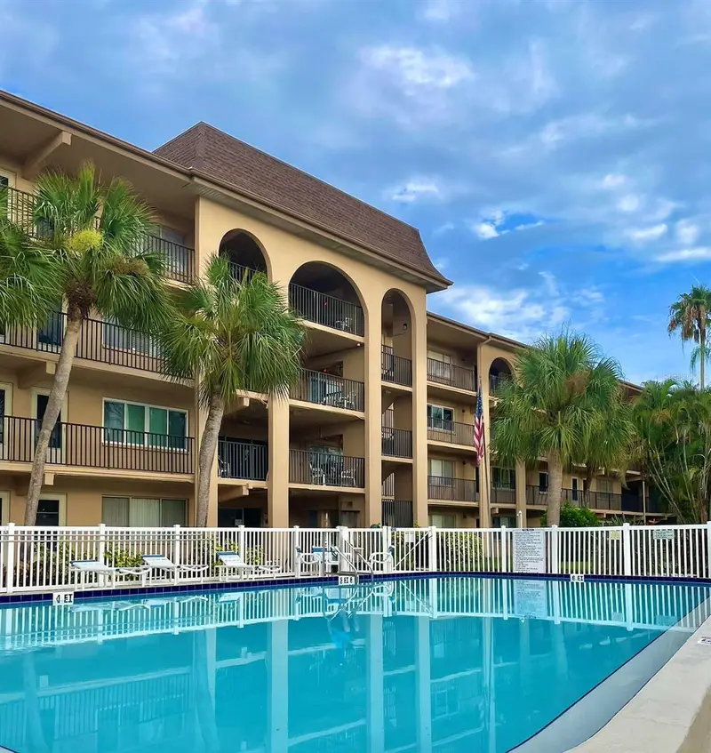 2525 W Bay Dr #C34, FL