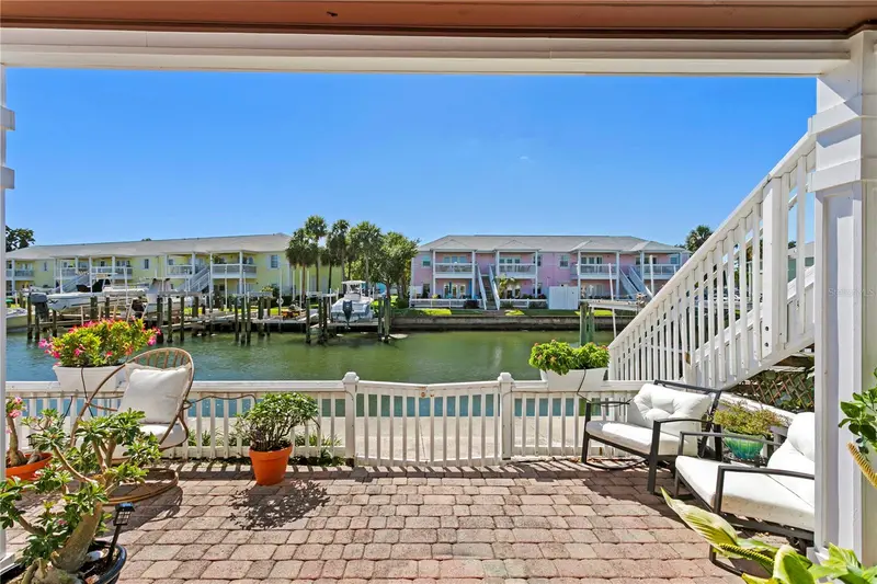 5175 Coquina Key Dr Se #A, FL