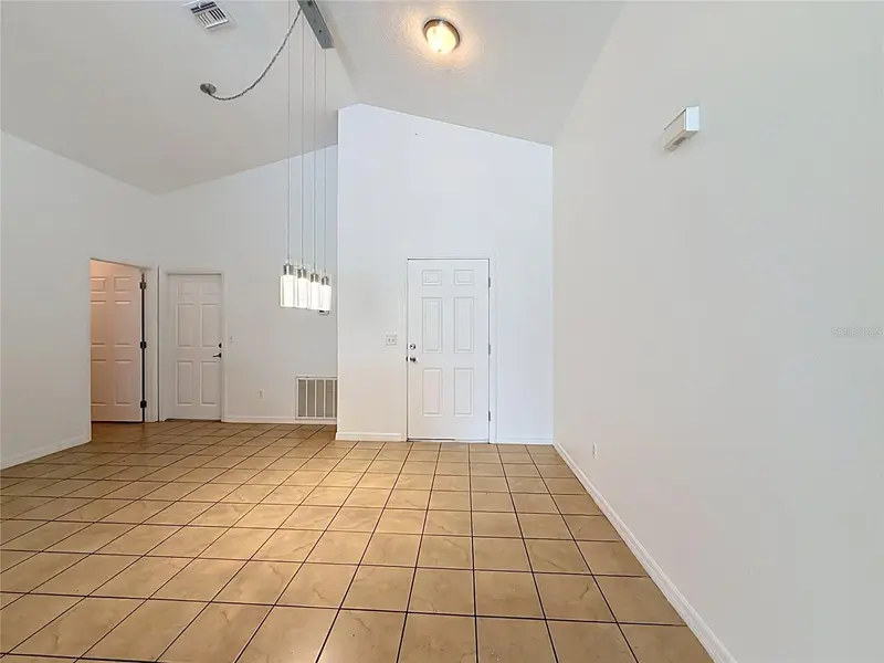 127 Stewart Lake Loop, FL