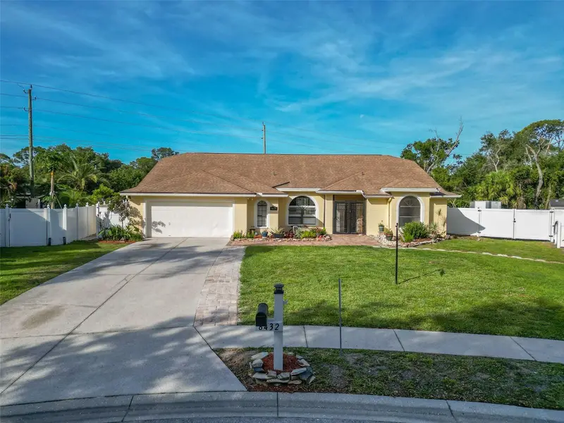 8432 Palm Lakes Ct, FL
