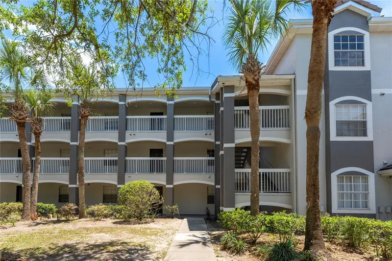 14013 Fairway Island Dr #426, FL