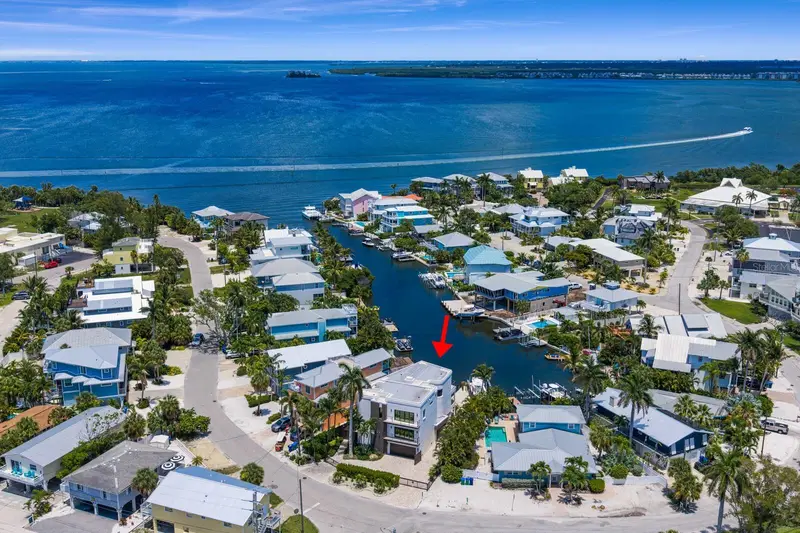 201 N Harbor Dr, FL