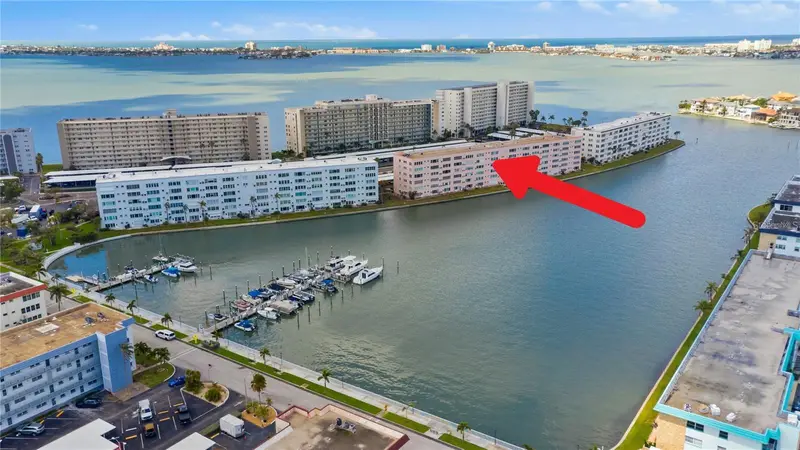 6025 Shore Blvd S #406, FL