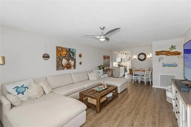 6025 Shore Blvd S #406, FL