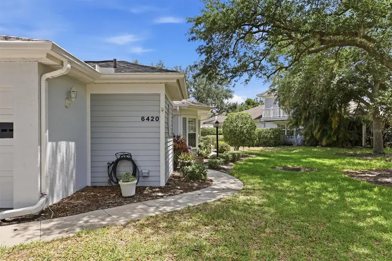 6420 Carrington Cir #35, FL