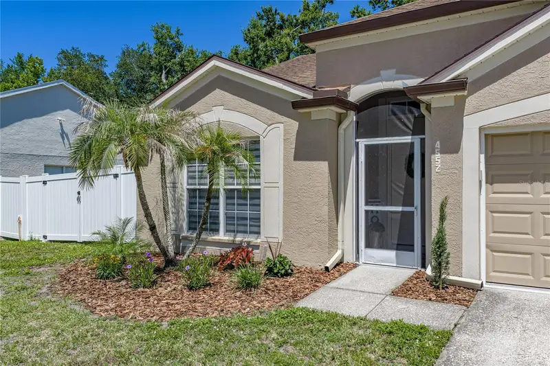 4552 Steel Dust Ln, FL