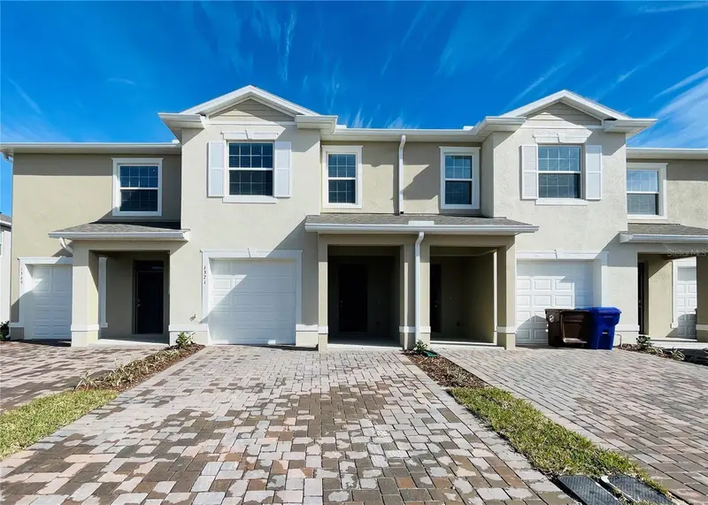 1371 Isleta Loop, FL